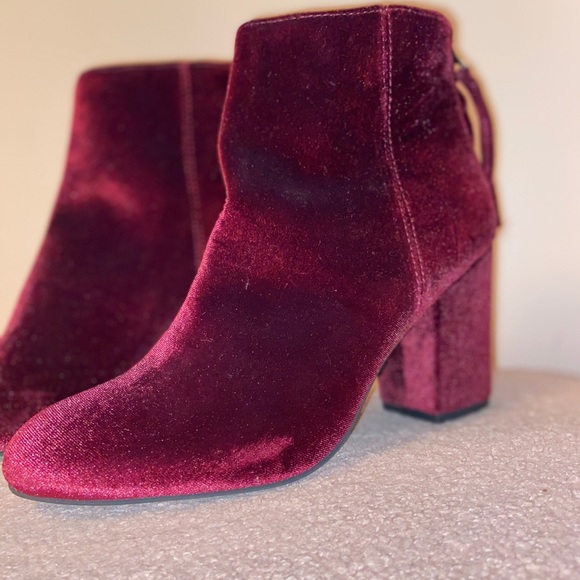 Steve Madden Suede Burgundy Bootie Heels - Picture 3 of 4